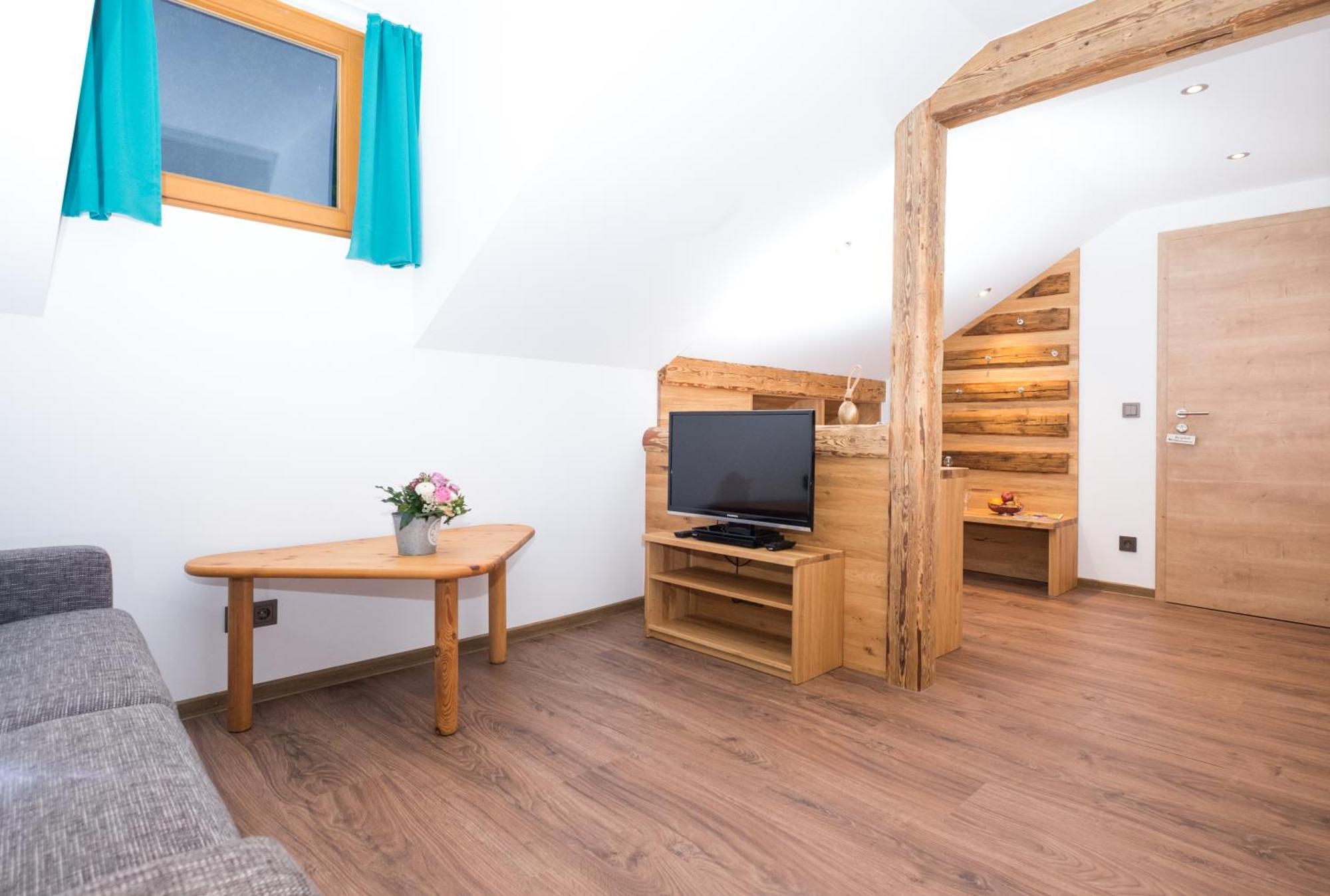 Hoehengasthaus Kolmenhof An Der Donauquelle Furtwangen Room photo